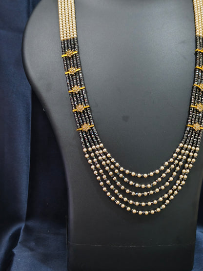 5 Layered Pearl Chain-Black