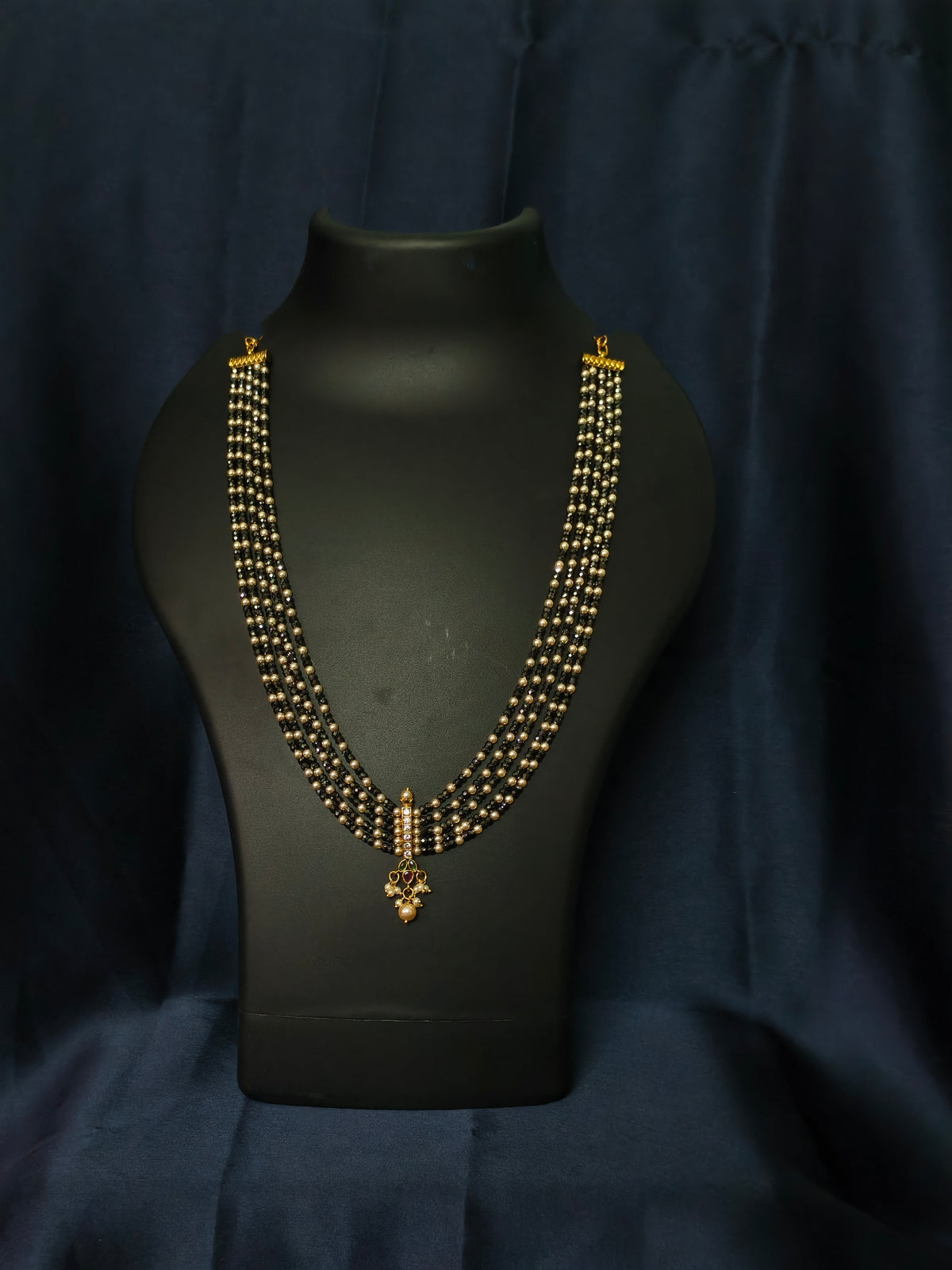 Black Bead Pendant Necklace