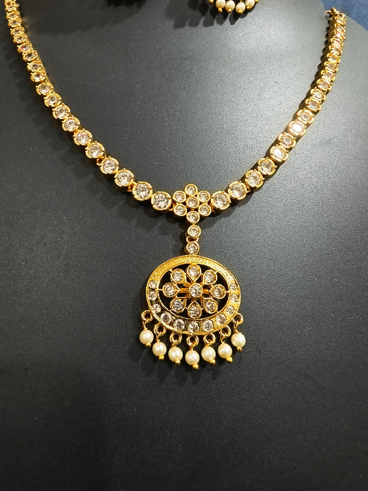 Vintage White Stone Necklace Set