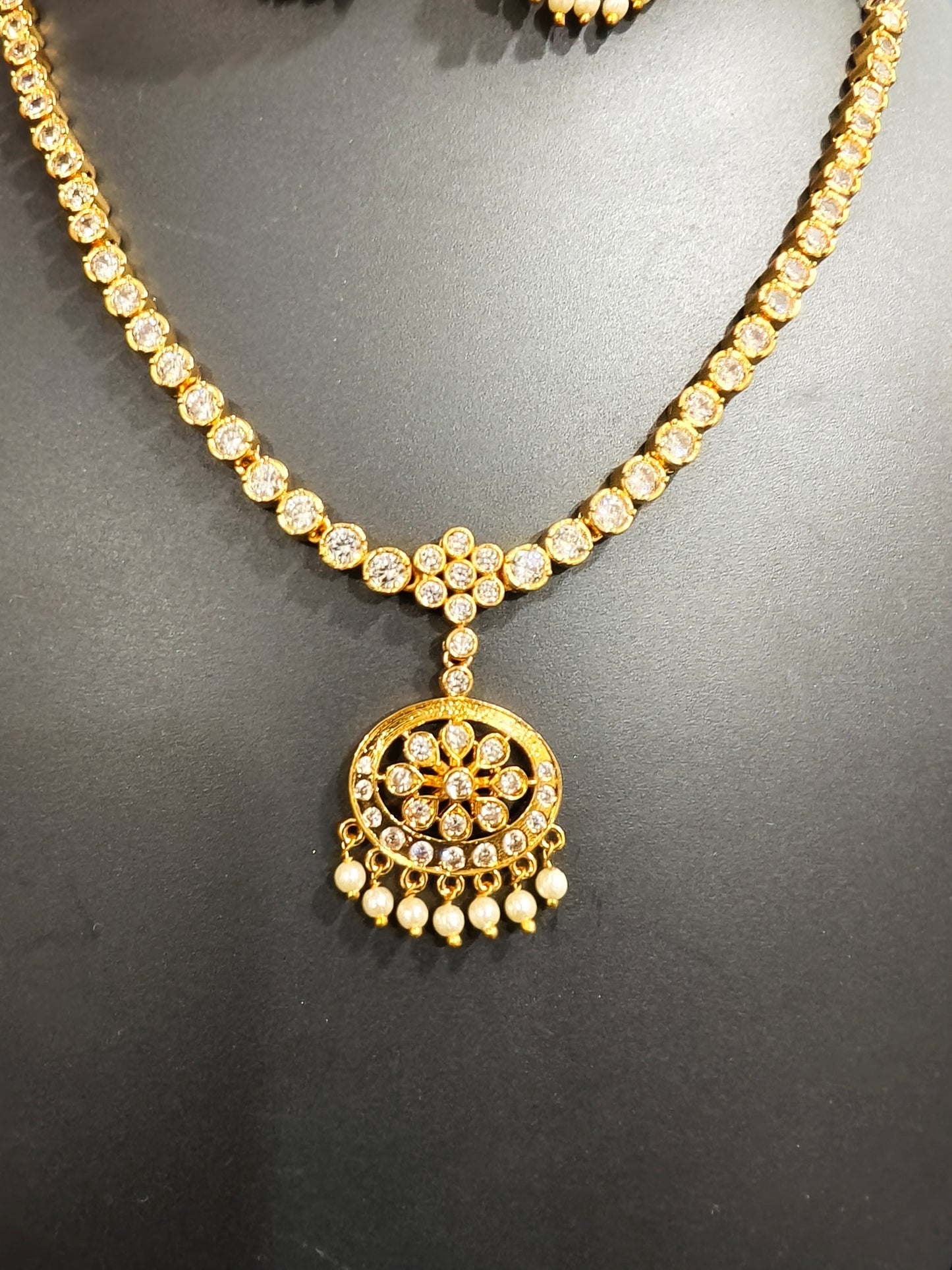 Vintage White Stone Necklace Set