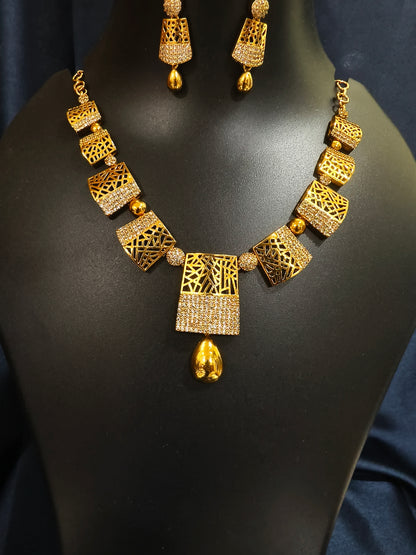 Gold Filigree Square Necklace Set
