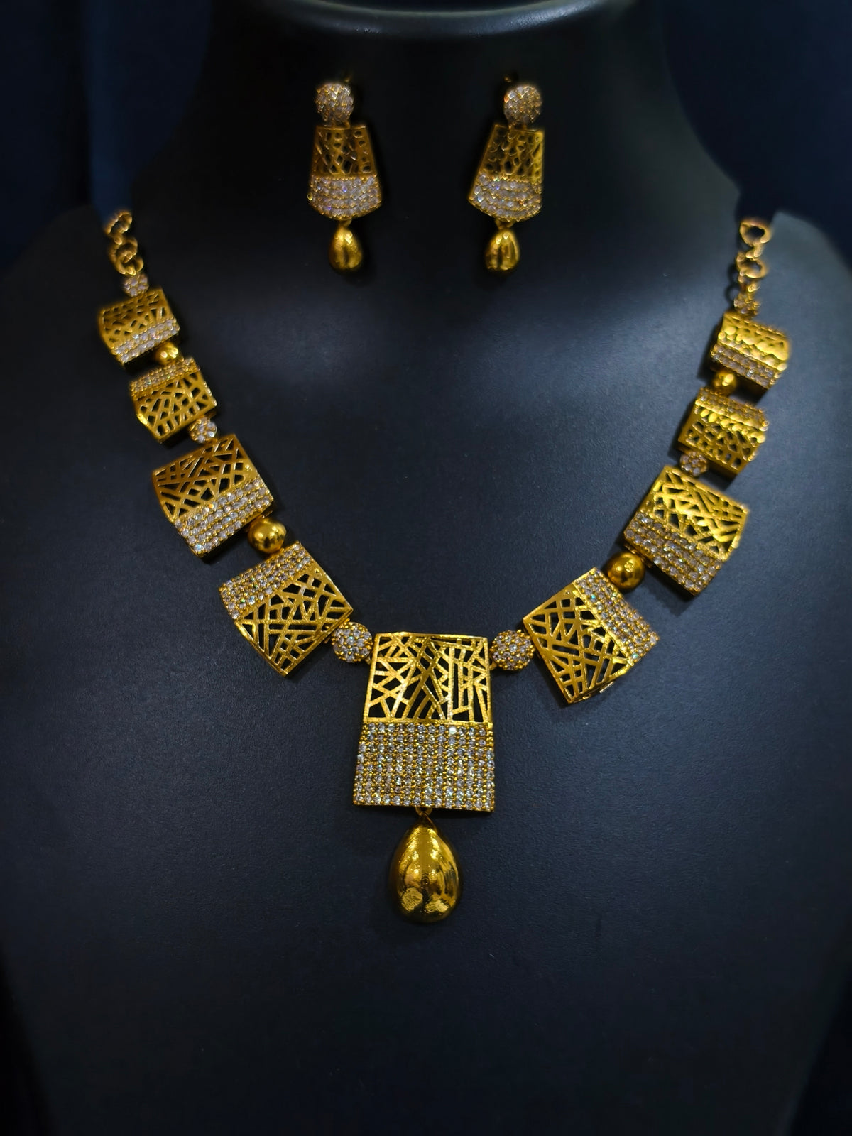 Gold Filigree Square Necklace Set