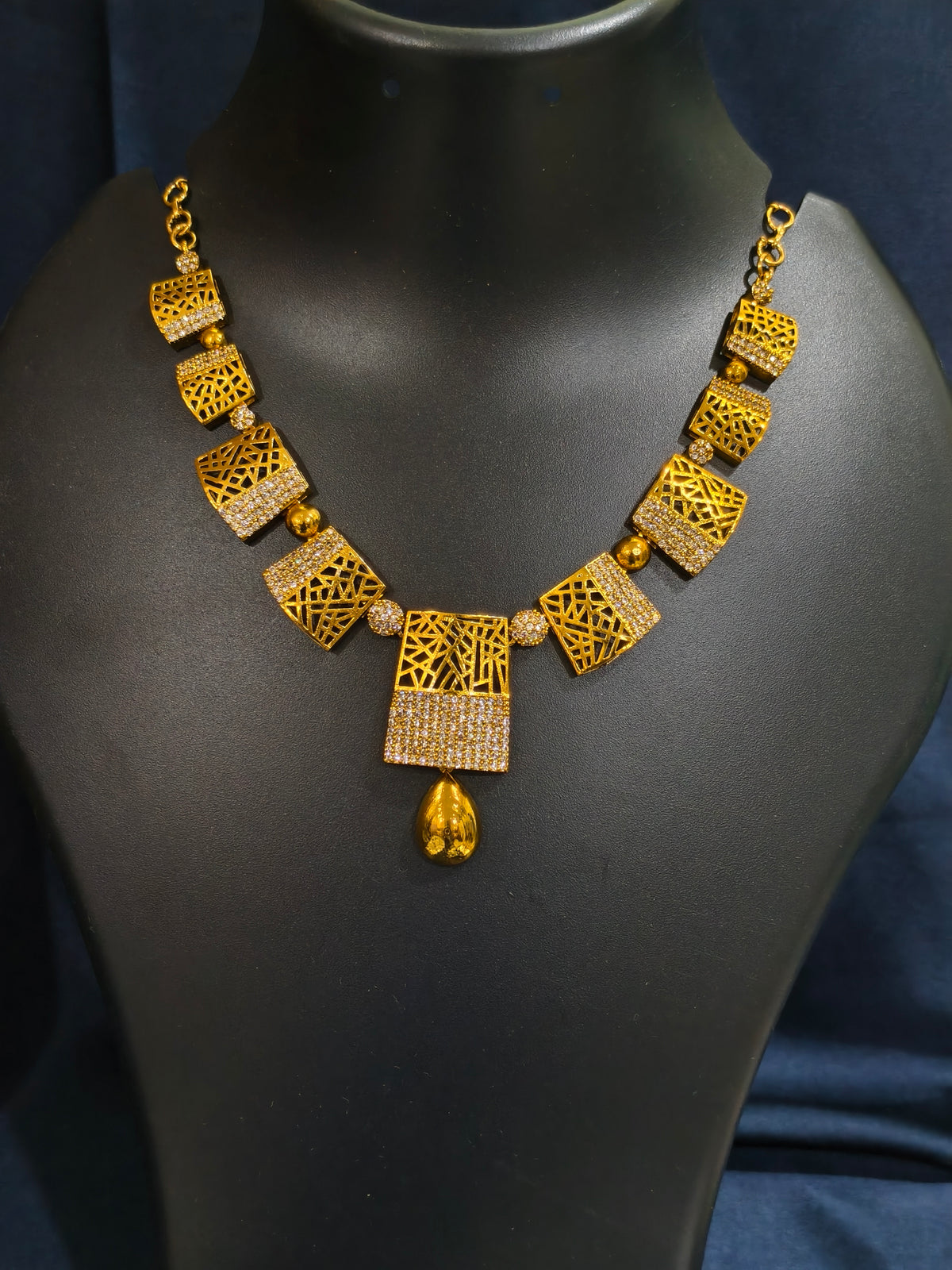 Gold Filigree Square Necklace Set