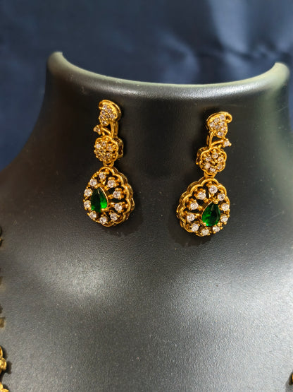Green Floral Pendant Necklace Set
