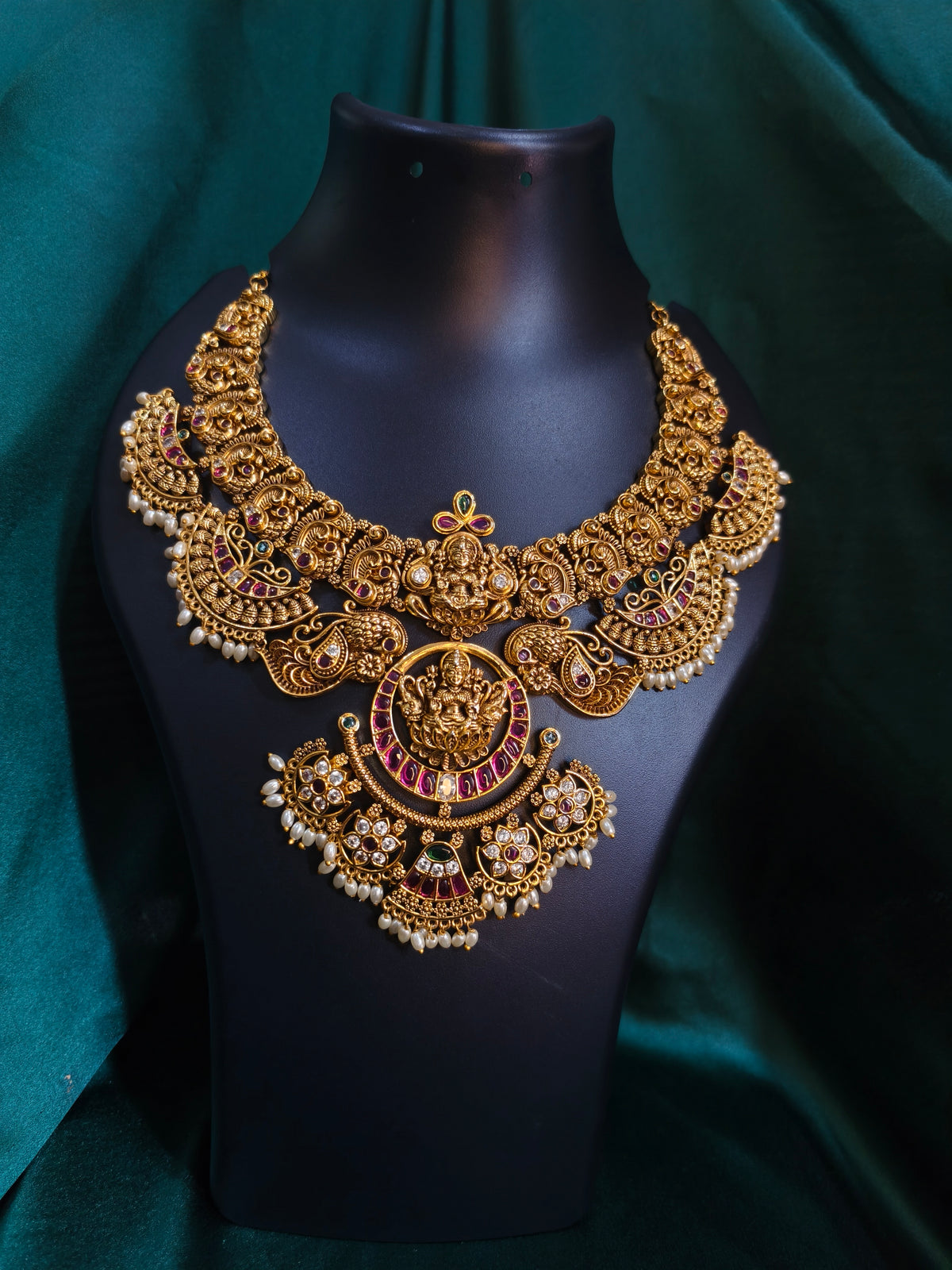 Nakshi Statement Choker Set