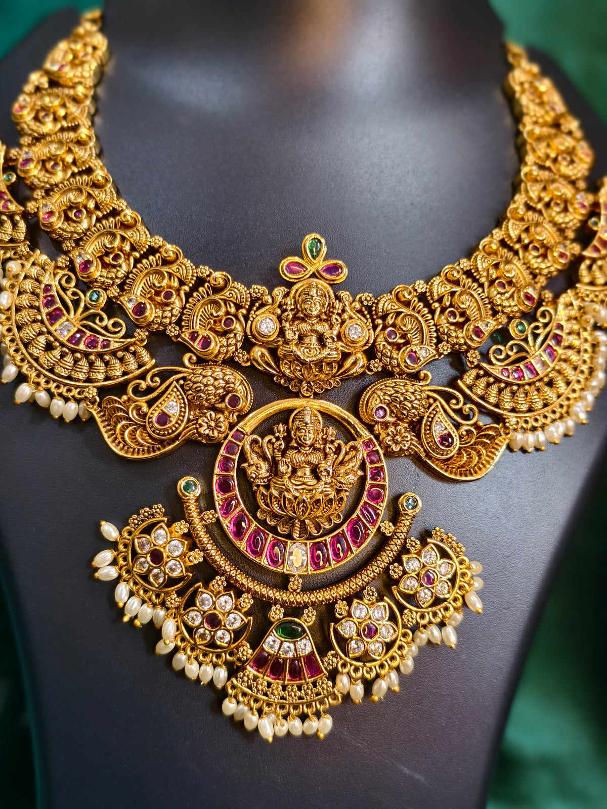 Nakshi Statement Choker Set