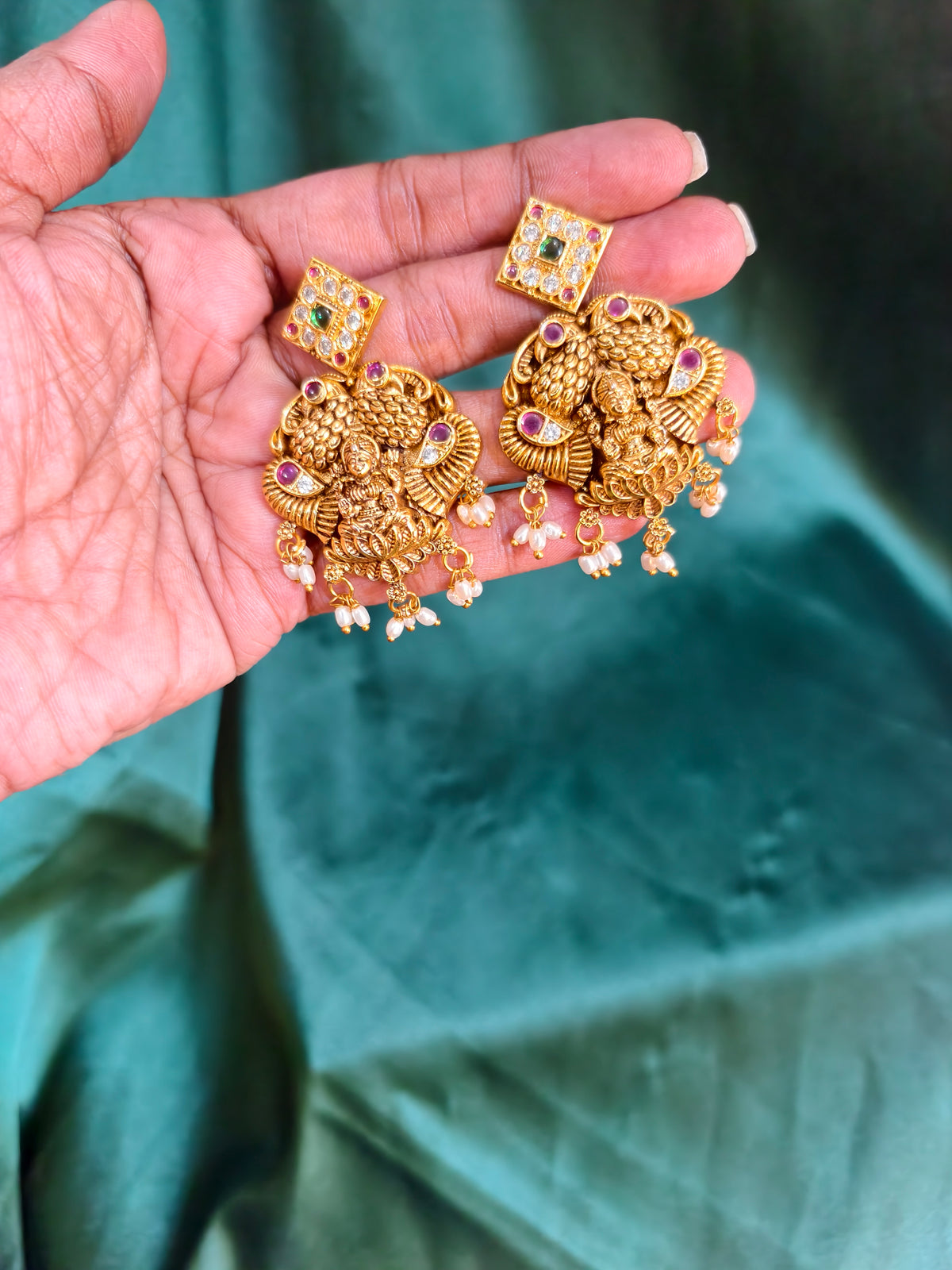 Nakshi Statement Choker Set